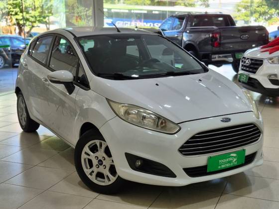 FORD FIESTA 1.6 SE HATCH 16V FLEX 4P POWERSHIFT